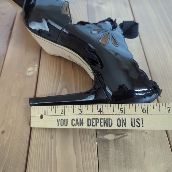 Black Patent Leather Tear Drop Scalloped Edge Open Toe Heels - Picture 9 of 12